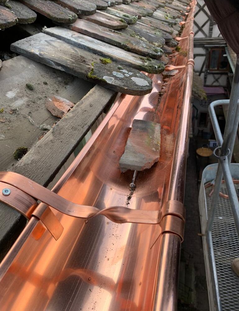 Chantier Riquewihr – révisions de toiture remplacement des gouttières en cuivre Illzach 3